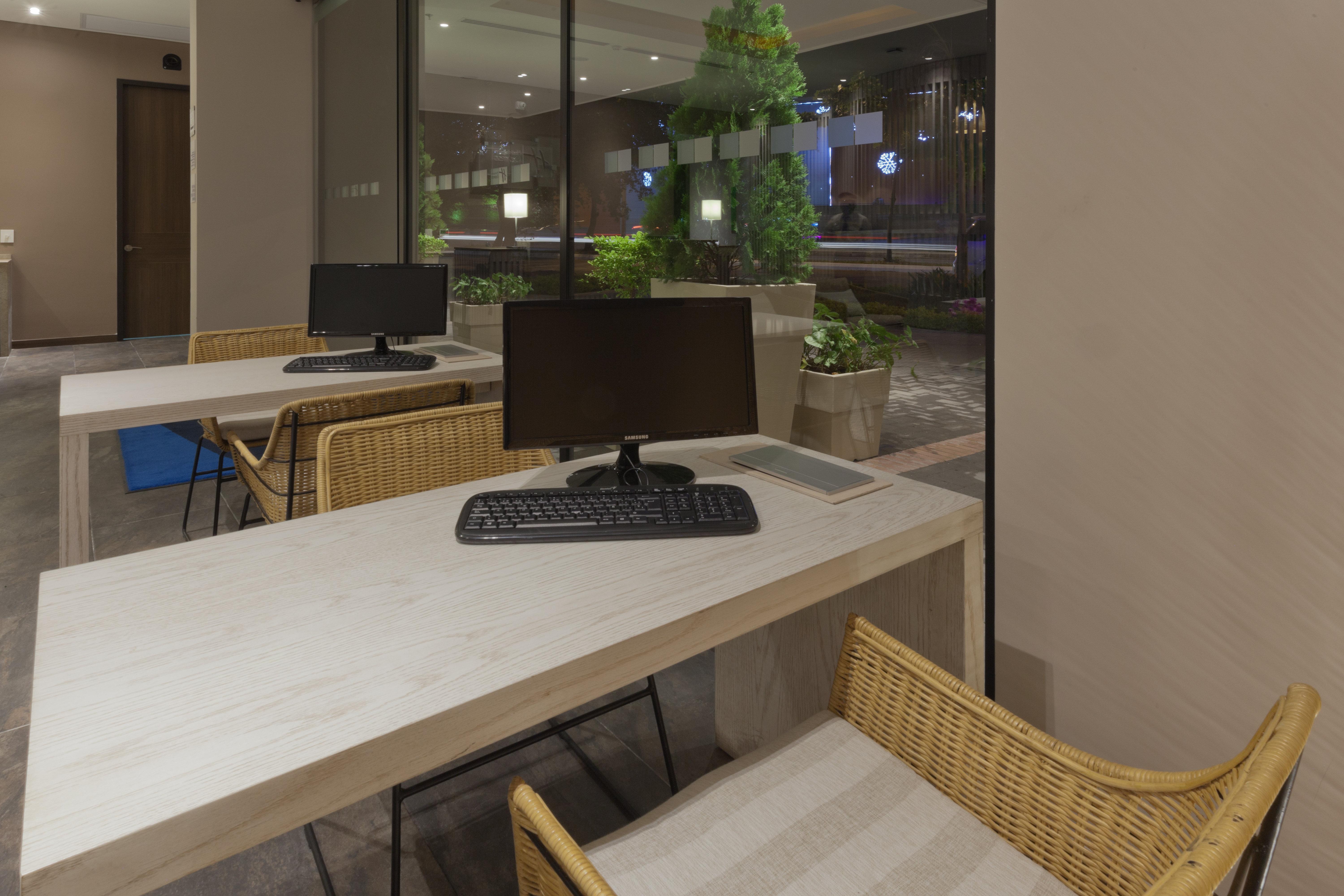Holiday Inn Express Yopal By Ihg Ngoại thất bức ảnh