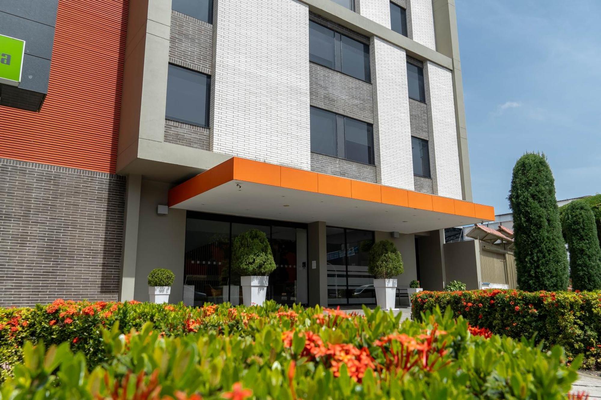 Holiday Inn Express Yopal By Ihg Ngoại thất bức ảnh